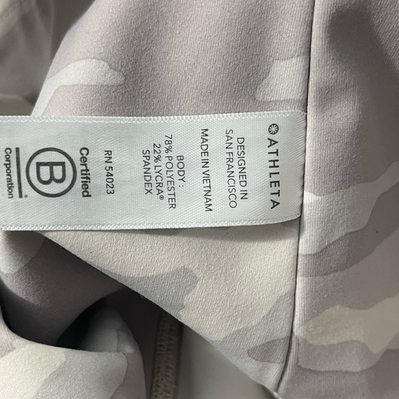 Athleta Women's Elation Camo 7/8 Tight Legging in Taupe Camo - Picture 12 of 16